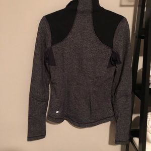Lululemon size 6 Define jacket
